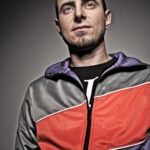 Zdjęcie przedstawiające Abradab. InterpretacjePiosenek.pl - Największa baza interpretacji piosenek w Polsce.