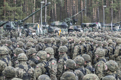 Zdjęcie przedstawiające Armia. InterpretacjePiosenek.pl - Największa baza interpretacji piosenek w Polsce.
