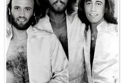 Zdjęcie przedstawiające Bee Gees. InterpretacjePiosenek.pl - Największa baza interpretacji piosenek w Polsce.