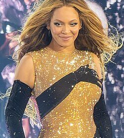 Zdjęcie przedstawiające Beyoncé. InterpretacjePiosenek.pl - Największa baza interpretacji piosenek w Polsce.