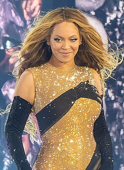 Zdjęcie przedstawiające Beyoncé. InterpretacjePiosenek.pl - Największa baza interpretacji piosenek w Polsce.