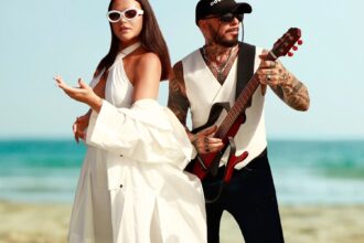 Zdjęcie przedstawiające Blue Café. InterpretacjePiosenek.pl - Największa baza interpretacji piosenek w Polsce.