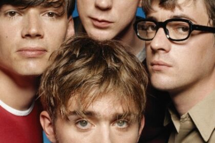 Zdjęcie przedstawiające Blur. InterpretacjePiosenek.pl - Największa baza interpretacji piosenek w Polsce.