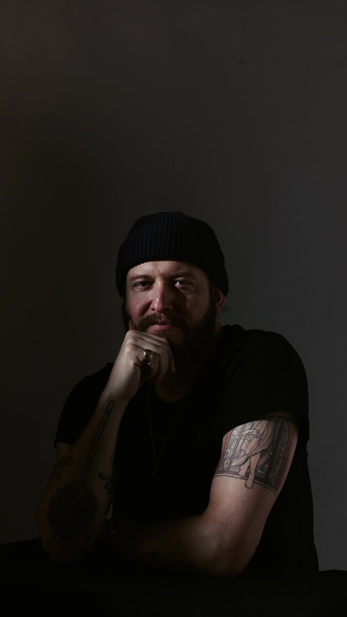 Zdjęcie przedstawiające Bon Iver. InterpretacjePiosenek.pl - Największa baza interpretacji piosenek w Polsce.