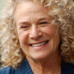 Zdjęcie przedstawiające Carole King. InterpretacjePiosenek.pl - Największa baza interpretacji piosenek w Polsce.