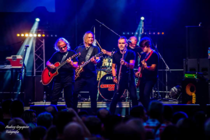 Zdjęcie przedstawiające Czerwone Gitary. InterpretacjePiosenek.pl - Największa baza interpretacji piosenek w Polsce.