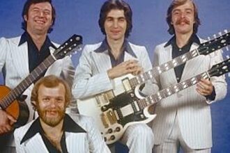 Zdjęcie przedstawiające Czerwone Gitary. InterpretacjePiosenek.pl - Największa baza interpretacji piosenek w Polsce.