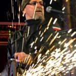 Zdjęcie przedstawiające De Press. InterpretacjePiosenek.pl - Największa baza interpretacji piosenek w Polsce.