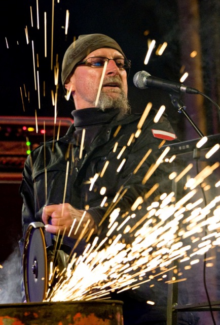 Zdjęcie przedstawiające De Press. InterpretacjePiosenek.pl - Największa baza interpretacji piosenek w Polsce.