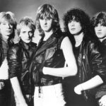Zdjęcie przedstawiające Def Leppard. InterpretacjePiosenek.pl - Największa baza interpretacji piosenek w Polsce.