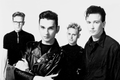 Zdjęcie przedstawiające Depeche Mode. InterpretacjePiosenek.pl - Największa baza interpretacji piosenek w Polsce.