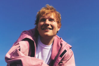 Zdjęcie przedstawiające Ed Sheeran. InterpretacjePiosenek.pl - Największa baza interpretacji piosenek w Polsce.