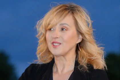 Zdjęcie przedstawiające Edyta Bartosiewicz. InterpretacjePiosenek.pl - Największa baza interpretacji piosenek w Polsce.