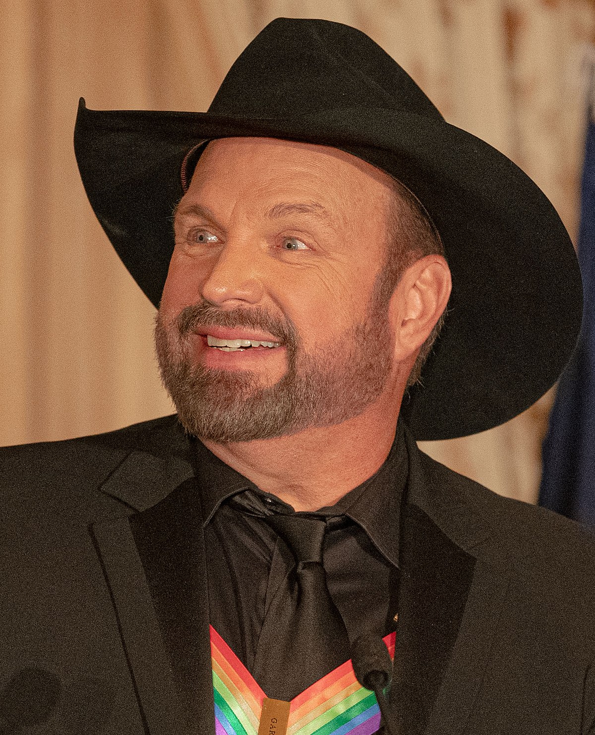 Zdjęcie przedstawiające Garth Brooks. InterpretacjePiosenek.pl - Największa baza interpretacji piosenek w Polsce.