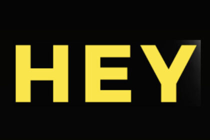 Zdjęcie przedstawiające Hey. InterpretacjePiosenek.pl - Największa baza interpretacji piosenek w Polsce.