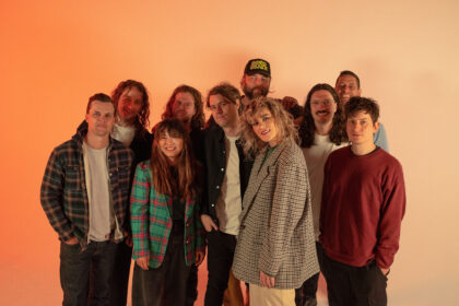 Zdjęcie przedstawiające Hillsong United. InterpretacjePiosenek.pl - Największa baza interpretacji piosenek w Polsce.