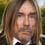 Zdjęcie przedstawiające Iggy Pop. InterpretacjePiosenek.pl - Największa baza interpretacji piosenek w Polsce.