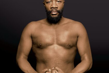 Zdjęcie przedstawiające Isaac Hayes. InterpretacjePiosenek.pl - Największa baza interpretacji piosenek w Polsce.