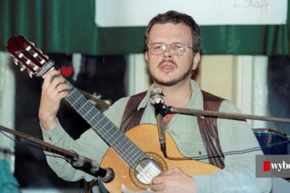 Zdjęcie przedstawiające Jacek Kaczmarski. InterpretacjePiosenek.pl - Największa baza interpretacji piosenek w Polsce.