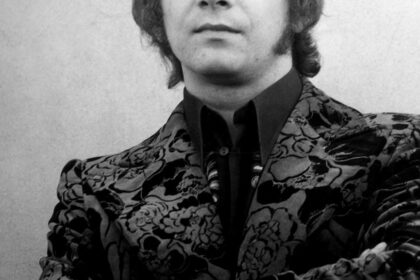 Zdjęcie przedstawiające Jacek Lech. InterpretacjePiosenek.pl - Największa baza interpretacji piosenek w Polsce.