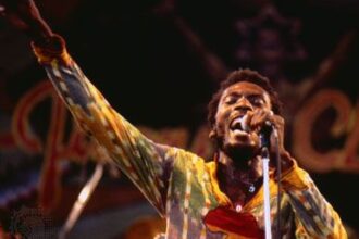 Zdjęcie przedstawiające Jimmy Cliff. InterpretacjePiosenek.pl - Największa baza interpretacji piosenek w Polsce.