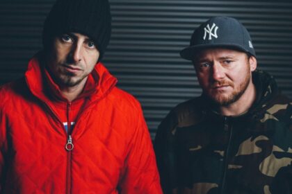 Zdjęcie przedstawiające Kaliber 44. InterpretacjePiosenek.pl - Największa baza interpretacji piosenek w Polsce.