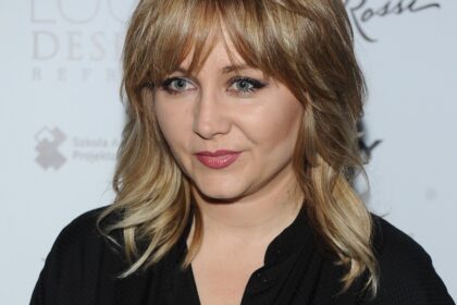 Zdjęcie przedstawiające Kasia Klich. InterpretacjePiosenek.pl - Największa baza interpretacji piosenek w Polsce.