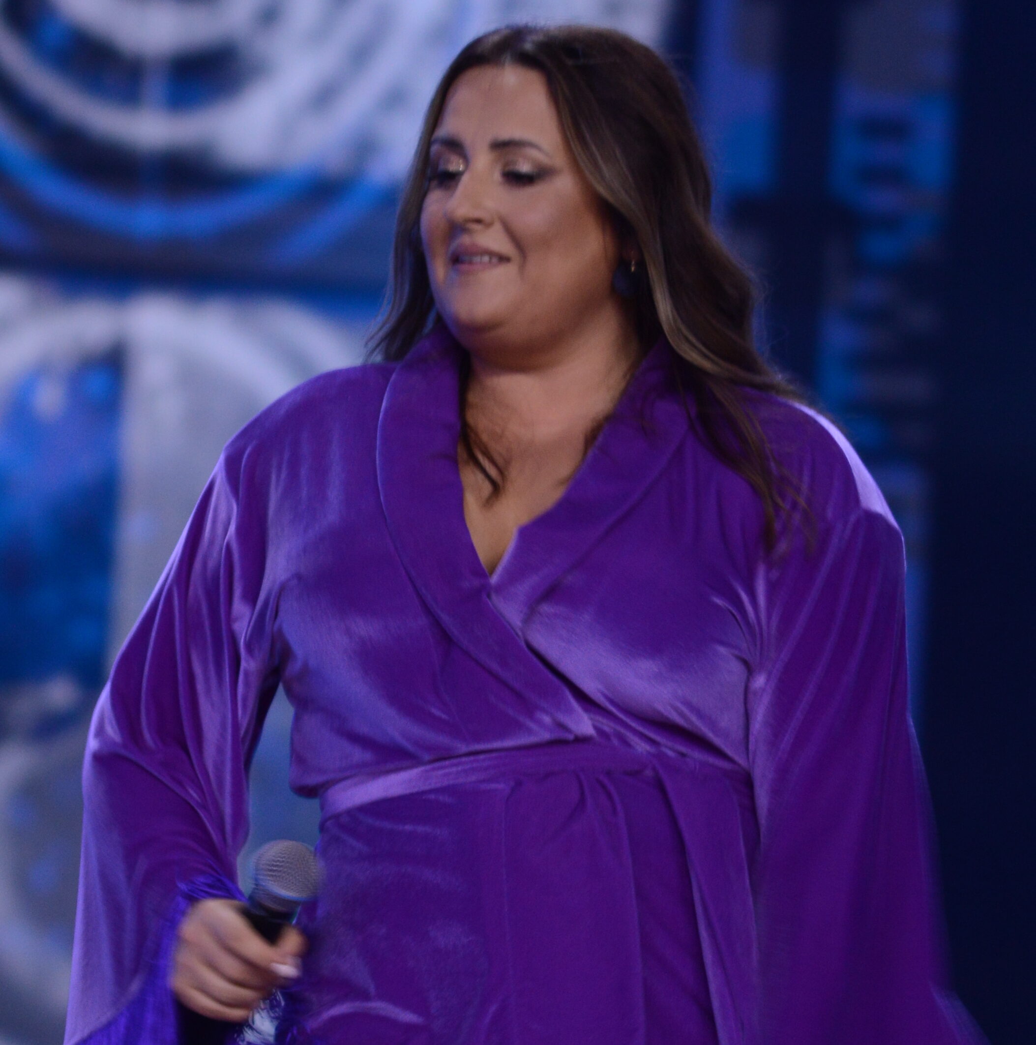 Zdjęcie przedstawiające Kasia Wilk. InterpretacjePiosenek.pl - Największa baza interpretacji piosenek w Polsce.