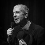 Zdjęcie przedstawiające Leonard Cohen. InterpretacjePiosenek.pl - Największa baza interpretacji piosenek w Polsce.