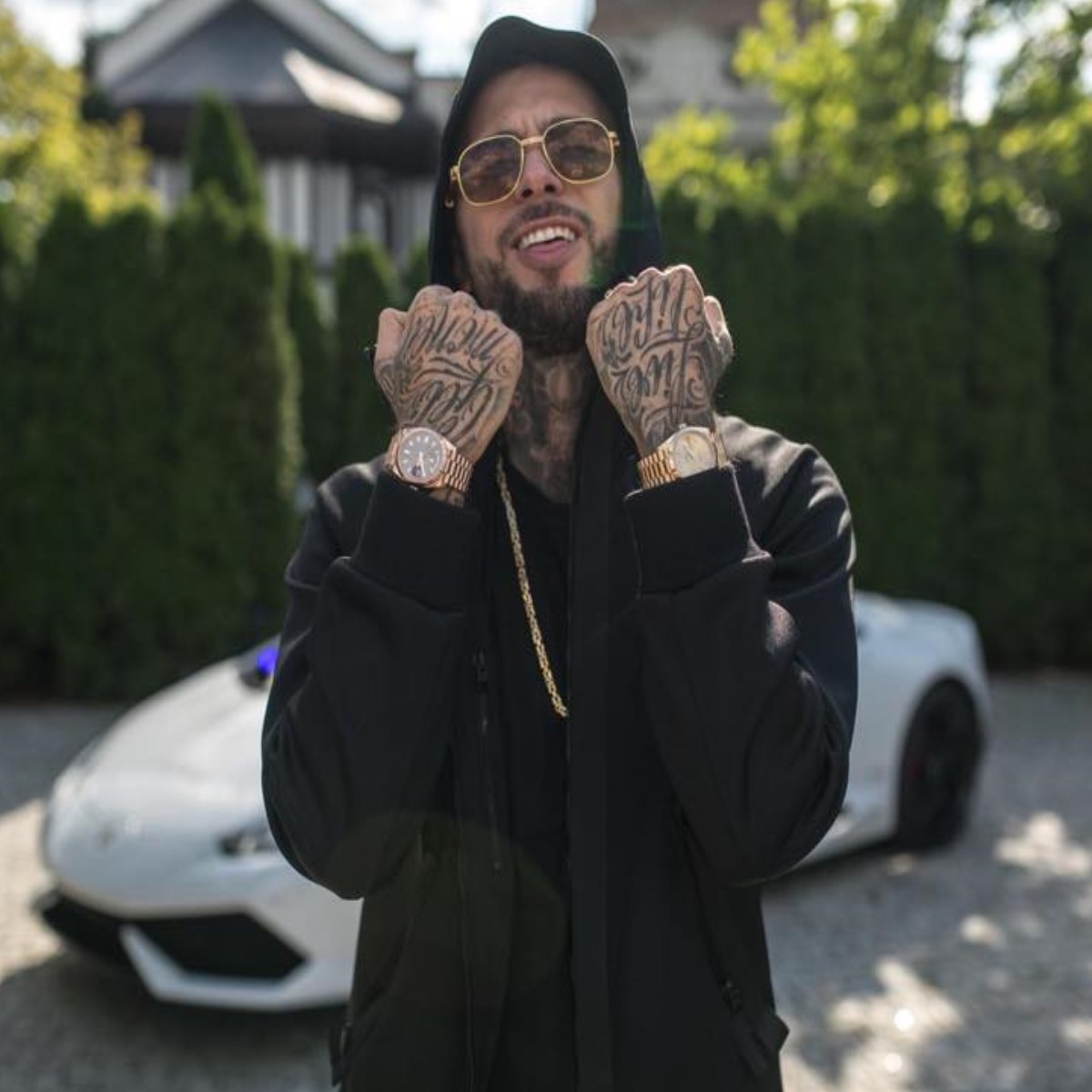 Zdjęcie przedstawiające Malik Montana. InterpretacjePiosenek.pl - Największa baza interpretacji piosenek w Polsce.