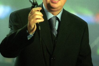 Zdjęcie przedstawiające Marek Grechuta. InterpretacjePiosenek.pl - Największa baza interpretacji piosenek w Polsce.