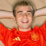 Zdjęcie przedstawiające Mata. InterpretacjePiosenek.pl - Największa baza interpretacji piosenek w Polsce.