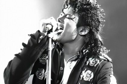 Zdjęcie przedstawiające Michael Jackson. InterpretacjePiosenek.pl - Największa baza interpretacji piosenek w Polsce.