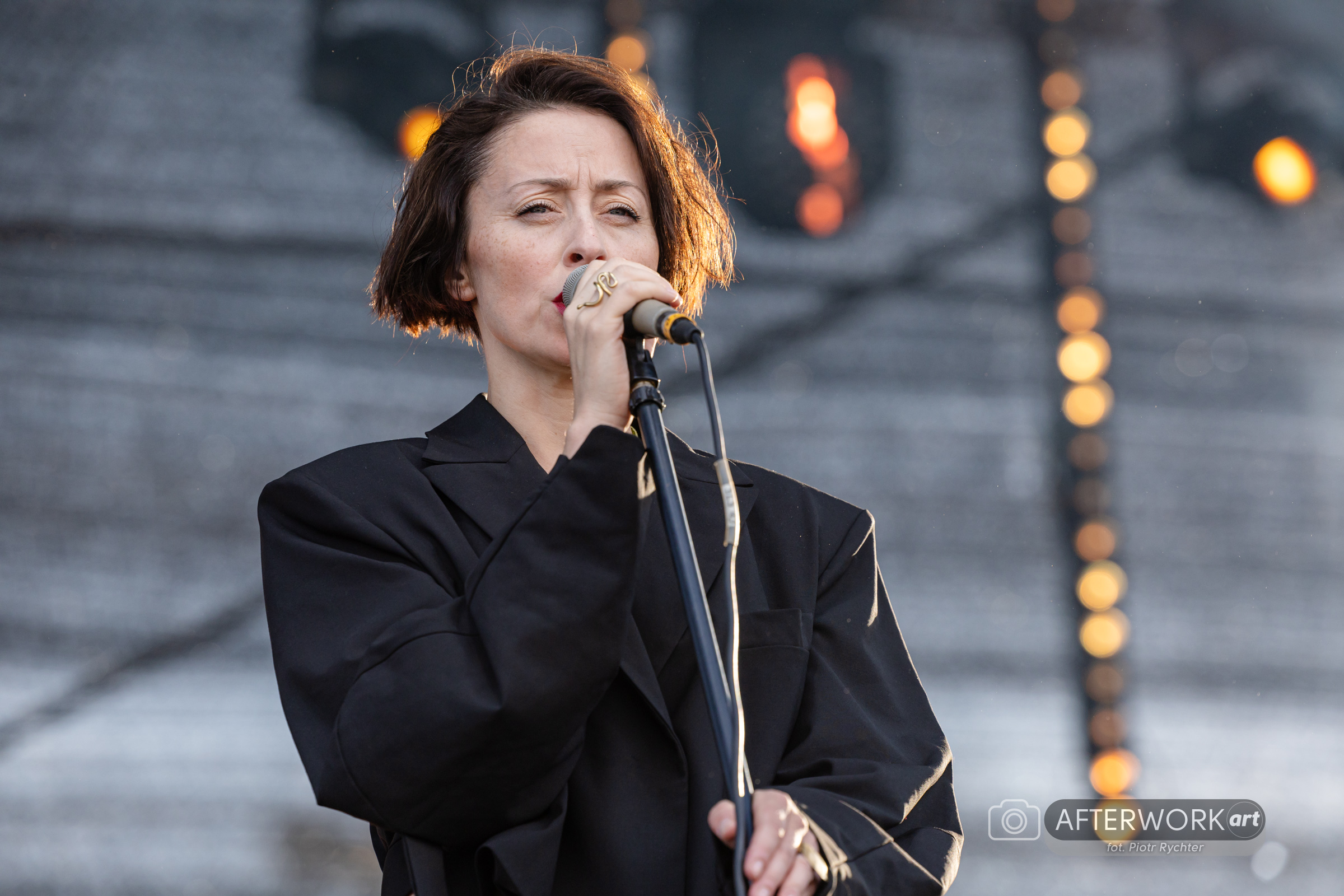 Zdjęcie przedstawiające Natalia Przybysz. InterpretacjePiosenek.pl - Największa baza interpretacji piosenek w Polsce.