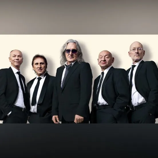 Zdjęcie przedstawiające Perfect. InterpretacjePiosenek.pl - Największa baza interpretacji piosenek w Polsce.