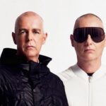 Zdjęcie przedstawiające Pet Shop Boys. InterpretacjePiosenek.pl - Największa baza interpretacji piosenek w Polsce.