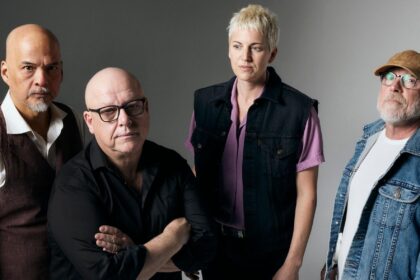 Zdjęcie przedstawiające Pixies. InterpretacjePiosenek.pl - Największa baza interpretacji piosenek w Polsce.