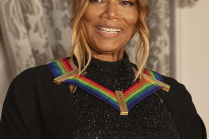 Zdjęcie przedstawiające Queen Latifah. InterpretacjePiosenek.pl - Największa baza interpretacji piosenek w Polsce.