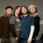 Zdjęcie przedstawiające Red Hot Chili Peppers. InterpretacjePiosenek.pl - Największa baza interpretacji piosenek w Polsce.