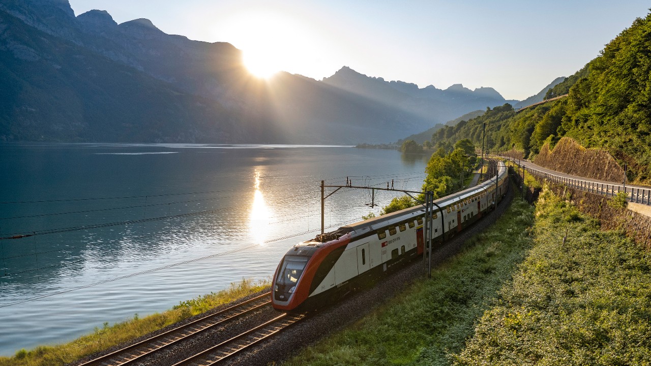 Zdjęcie przedstawiające SBB. InterpretacjePiosenek.pl - Największa baza interpretacji piosenek w Polsce.