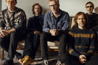 Zdjęcie przedstawiające The National. InterpretacjePiosenek.pl - Największa baza interpretacji piosenek w Polsce.