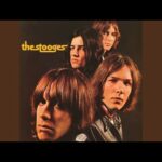 Zdjęcie przedstawiające The Stooges. InterpretacjePiosenek.pl - Największa baza interpretacji piosenek w Polsce.