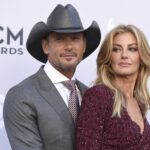 Zdjęcie przedstawiające Tim McGraw. InterpretacjePiosenek.pl - Największa baza interpretacji piosenek w Polsce.