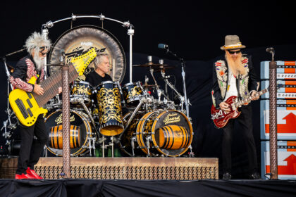 Zdjęcie przedstawiające ZZ Top. InterpretacjePiosenek.pl - Największa baza interpretacji piosenek w Polsce.